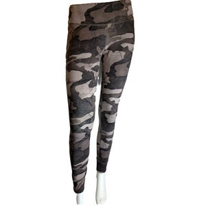 Reebok Camo Print Leggings Size Medium